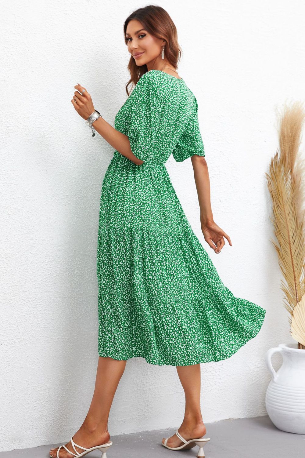 Robe imprimée à taille avec cordon de serrage et col cranté