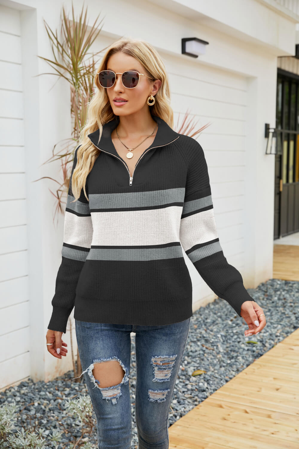 Rippstrickpullover mit Viertelreißverschluss und Kragen
