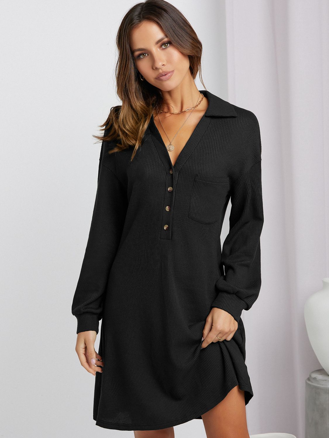 Robe en tricot gaufré à demi-boutons et col Johnny