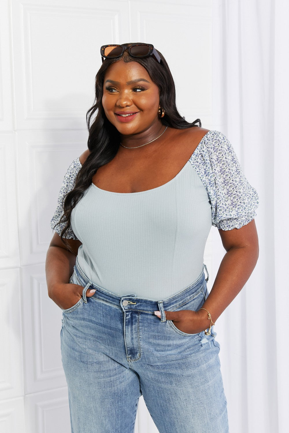 Body HEYSON à encolure dégagée et à petites fleurs, taille réelle