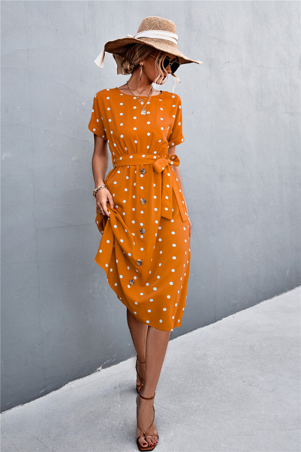 Robe à pois et col rond avec poches