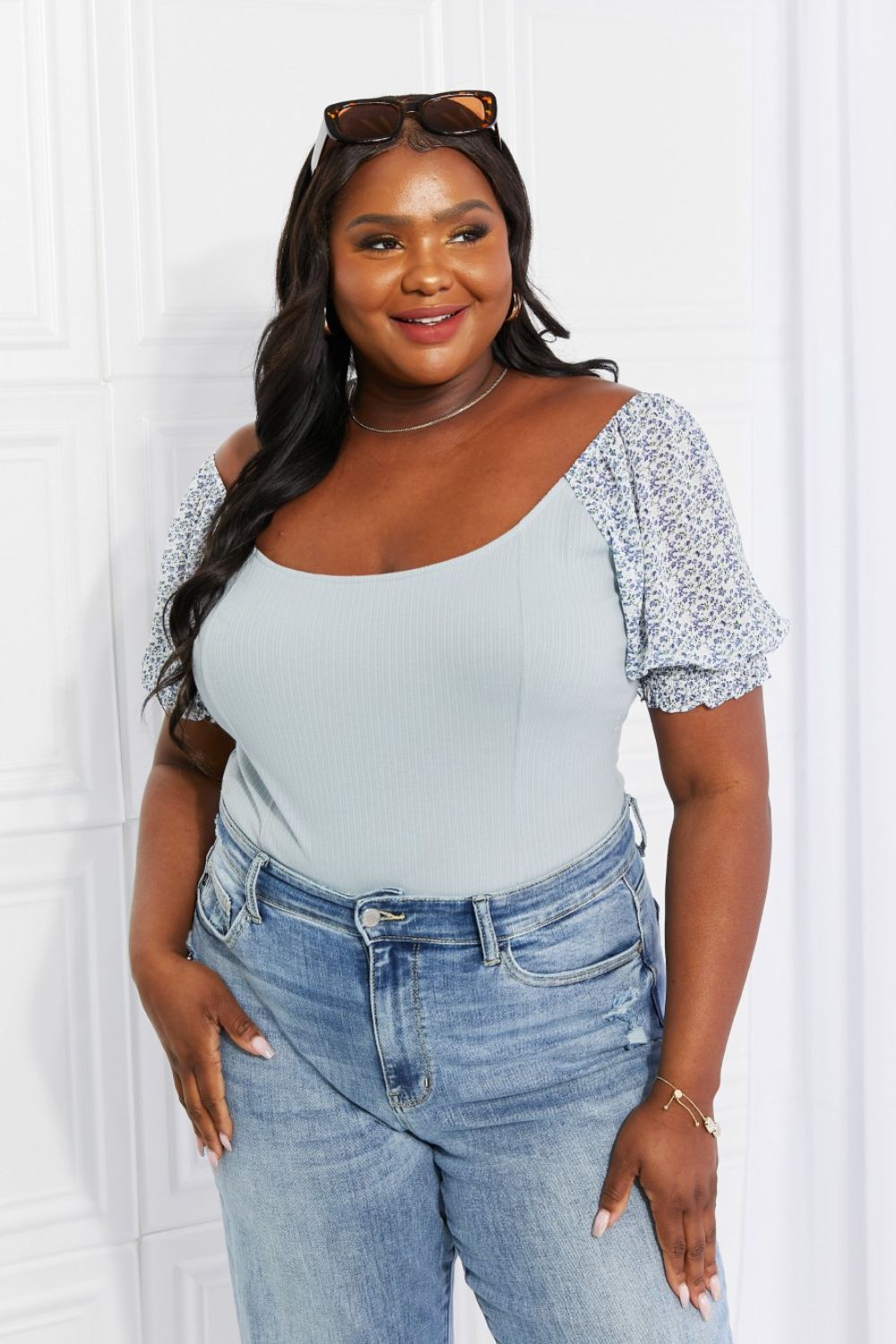 Body HEYSON à encolure dégagée et à petites fleurs, taille réelle