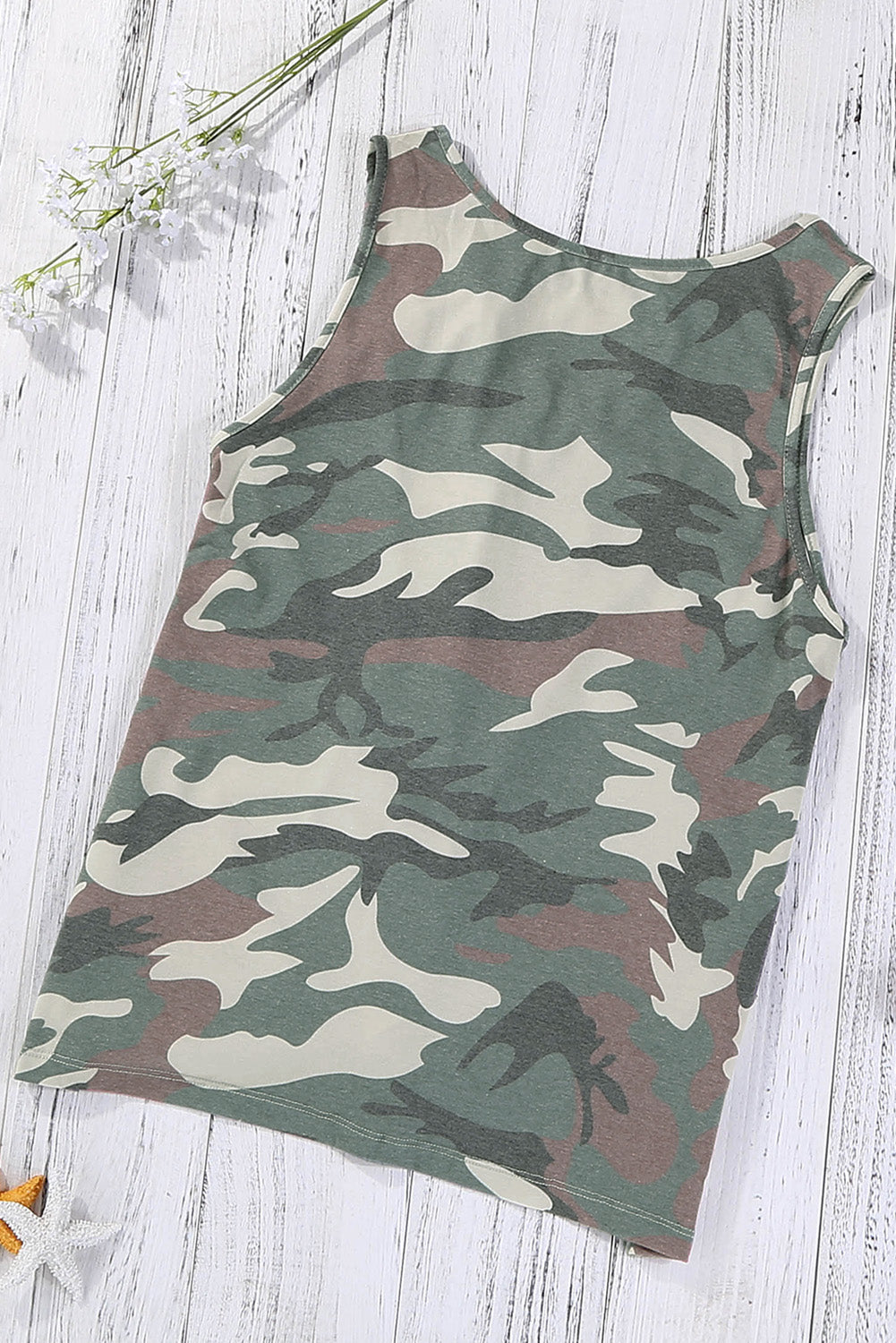 Tanktop mit Camouflage-Print und Ausschnitten am Saum