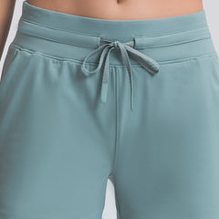 Aktive Shorts mit Taillenschnürung