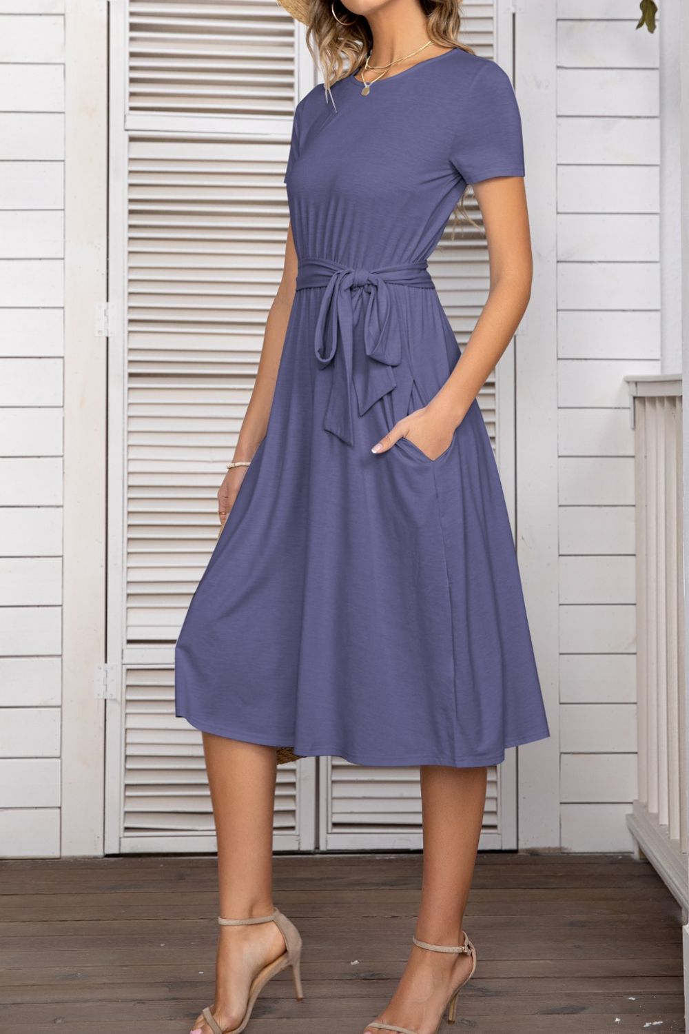 Robe t-shirt ceinturée avec poches
