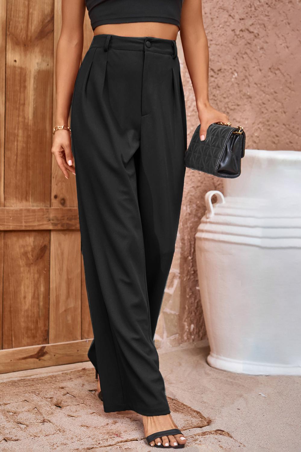 Pantalon droit à détails plissés