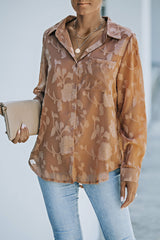 Chemise texturée à col et ourlet incurvé