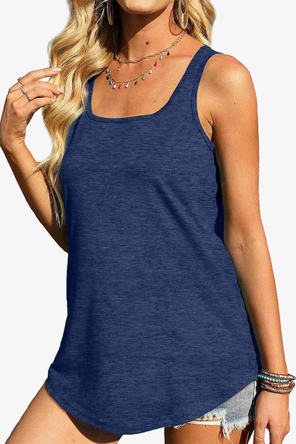Tanktop mit abgerundetem Saum und quadratischem Ausschnitt