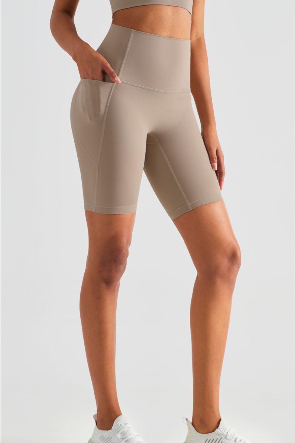 Bikershorts mit hoher Taille, weiter Taille und Taschen