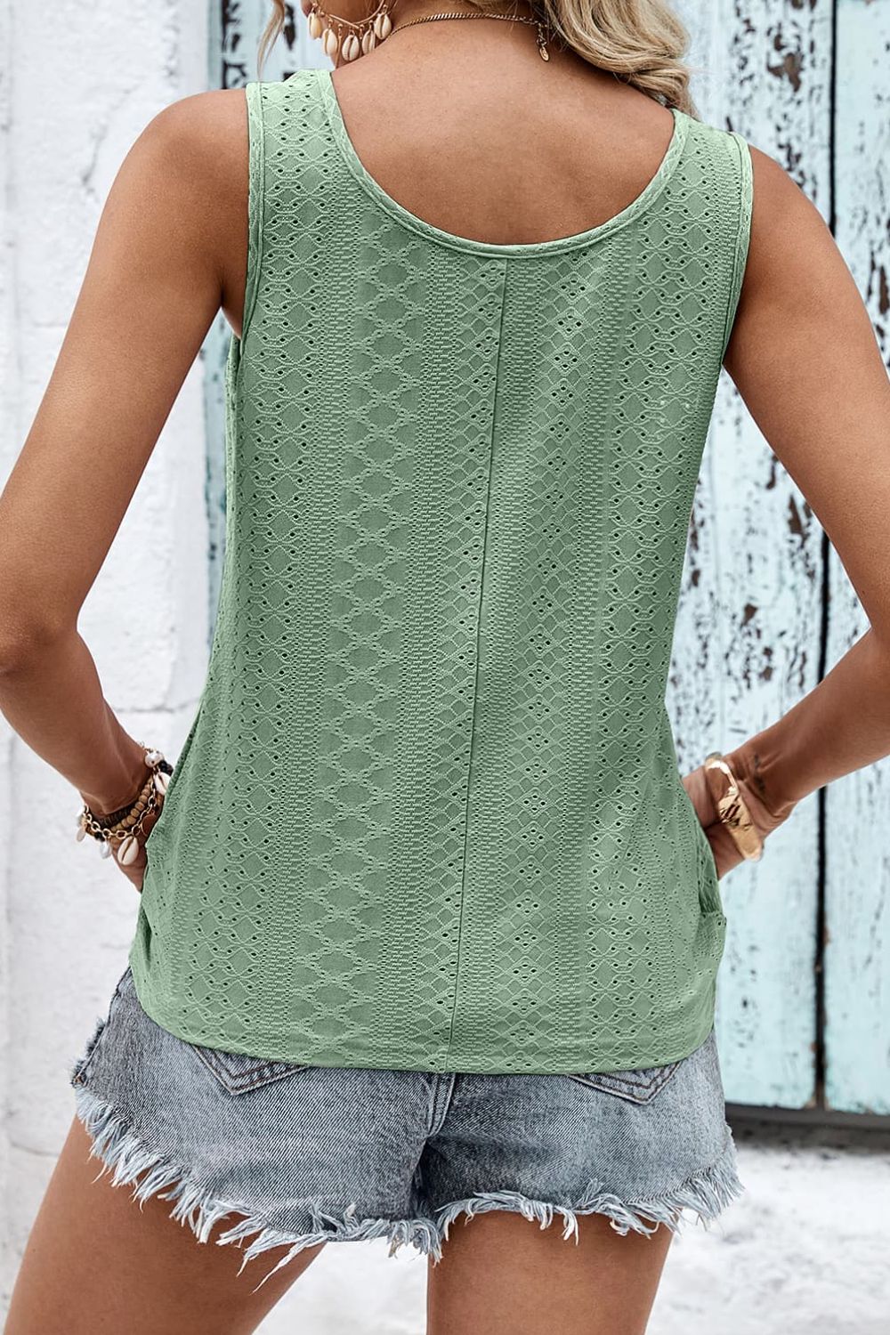 Tanktop mit dekorativem Knopfsaumdetail und Ösen