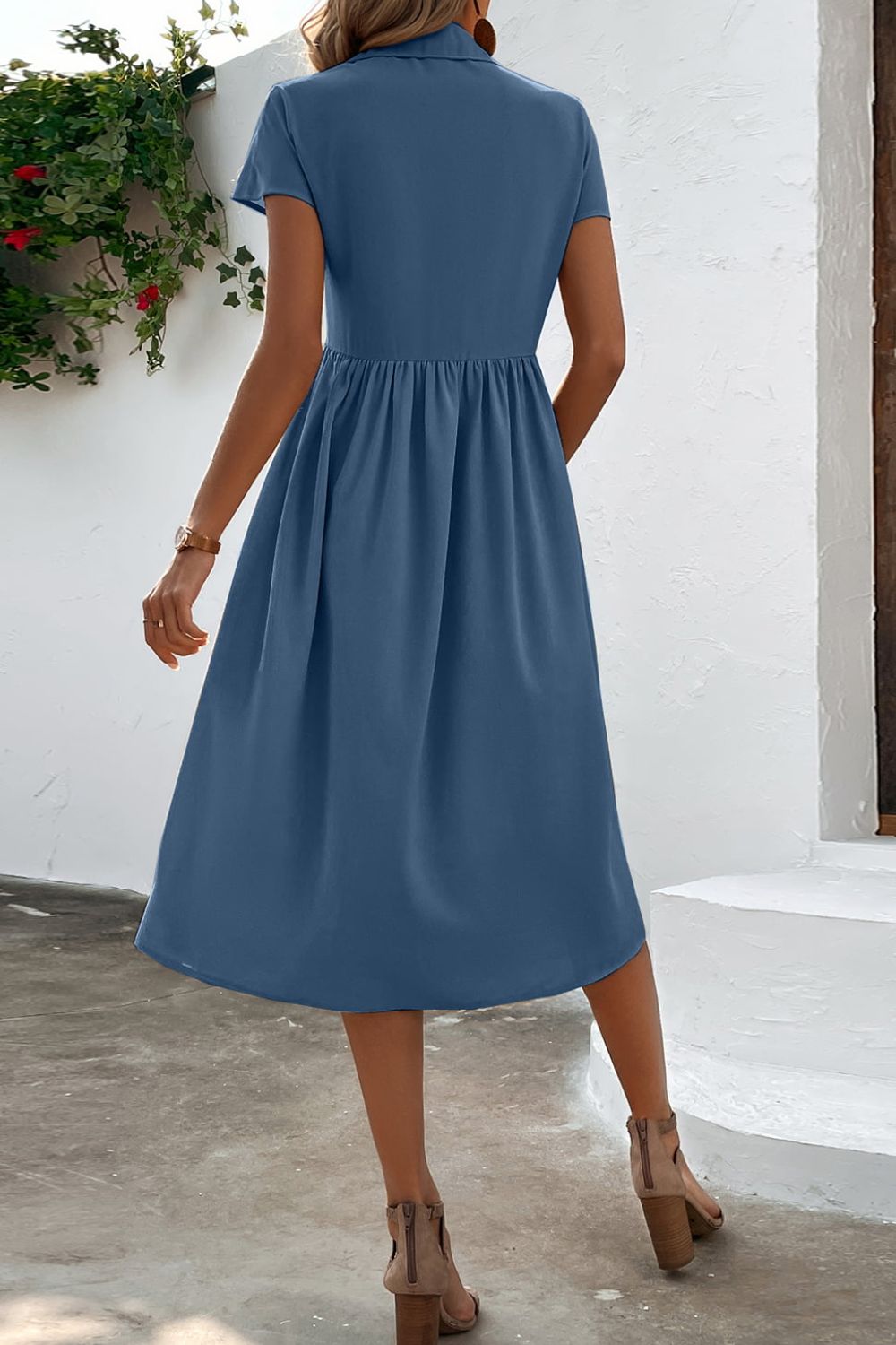 Robe boutonnée à manches courtes