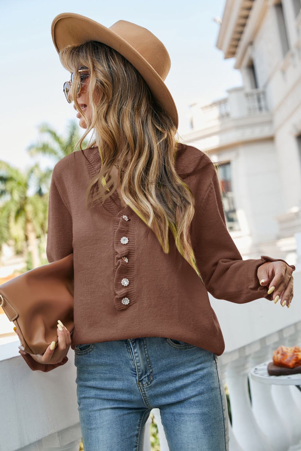 Pullover mit Rüschenbesatz und halbhohem Knopf