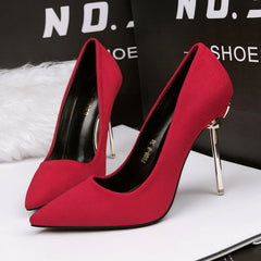 Baskets basses pointues professionnelles de couleur unie