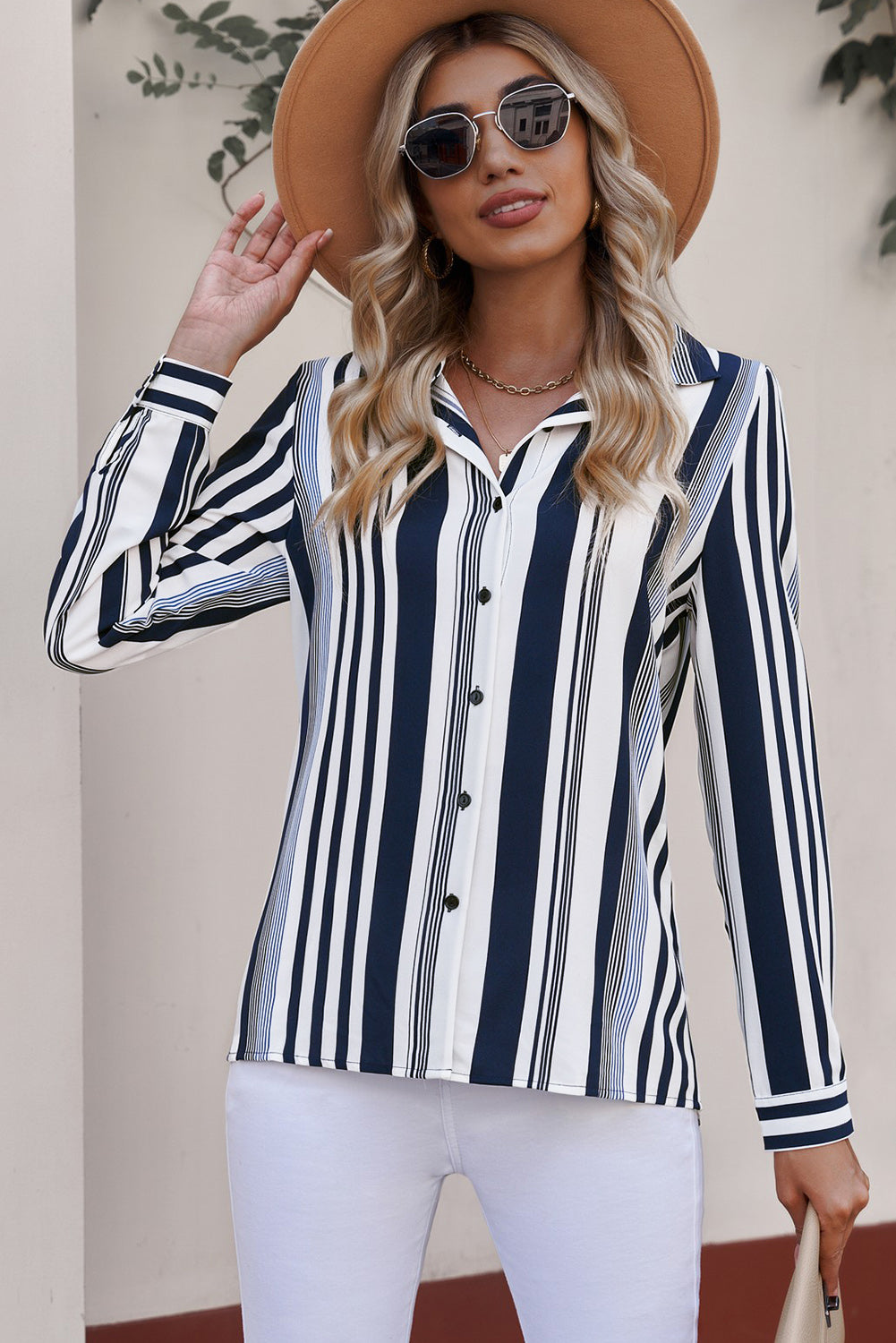 Chemise boutonnée à manches longues et rayures