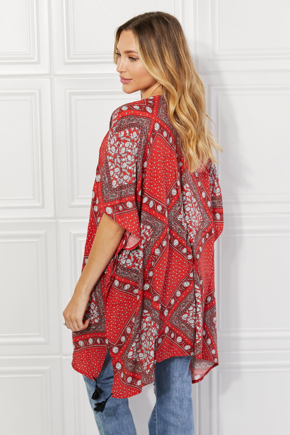 Justin Taylor – Paisley-Kimono in Rot