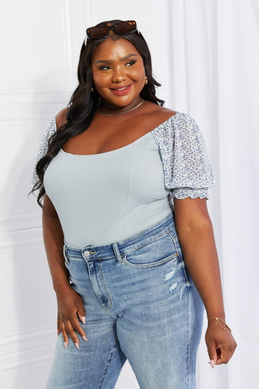 Body HEYSON à encolure dégagée et à petites fleurs, taille réelle