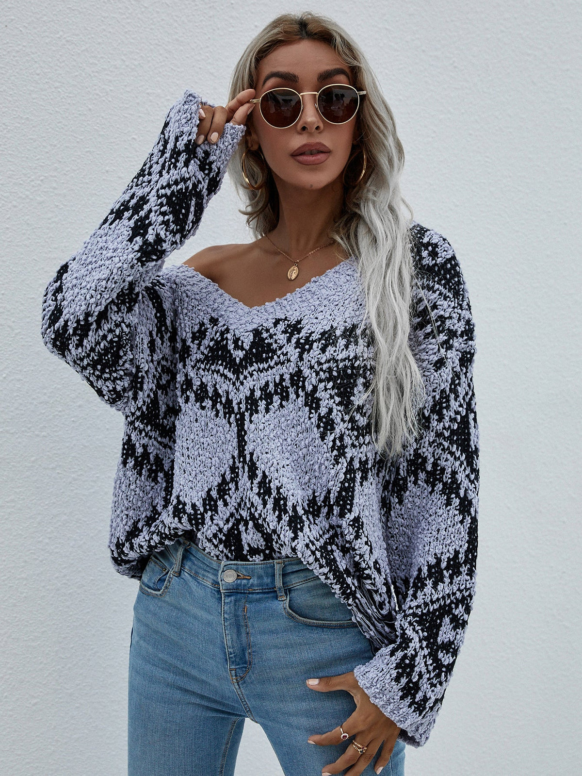 Grobstrickpullover mit geometrischem Print
