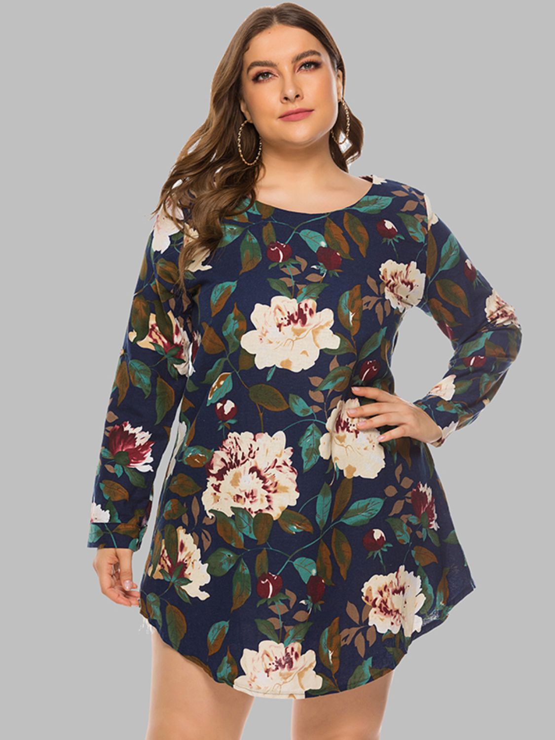 Mini-robe fleurie à manches longues