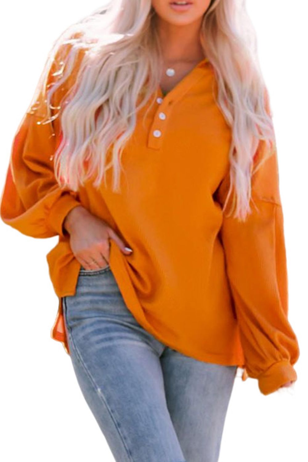 Kapuzenpullover aus Waffelstrick mit Puffärmeln, Seitenschlitzen und Knöpfen