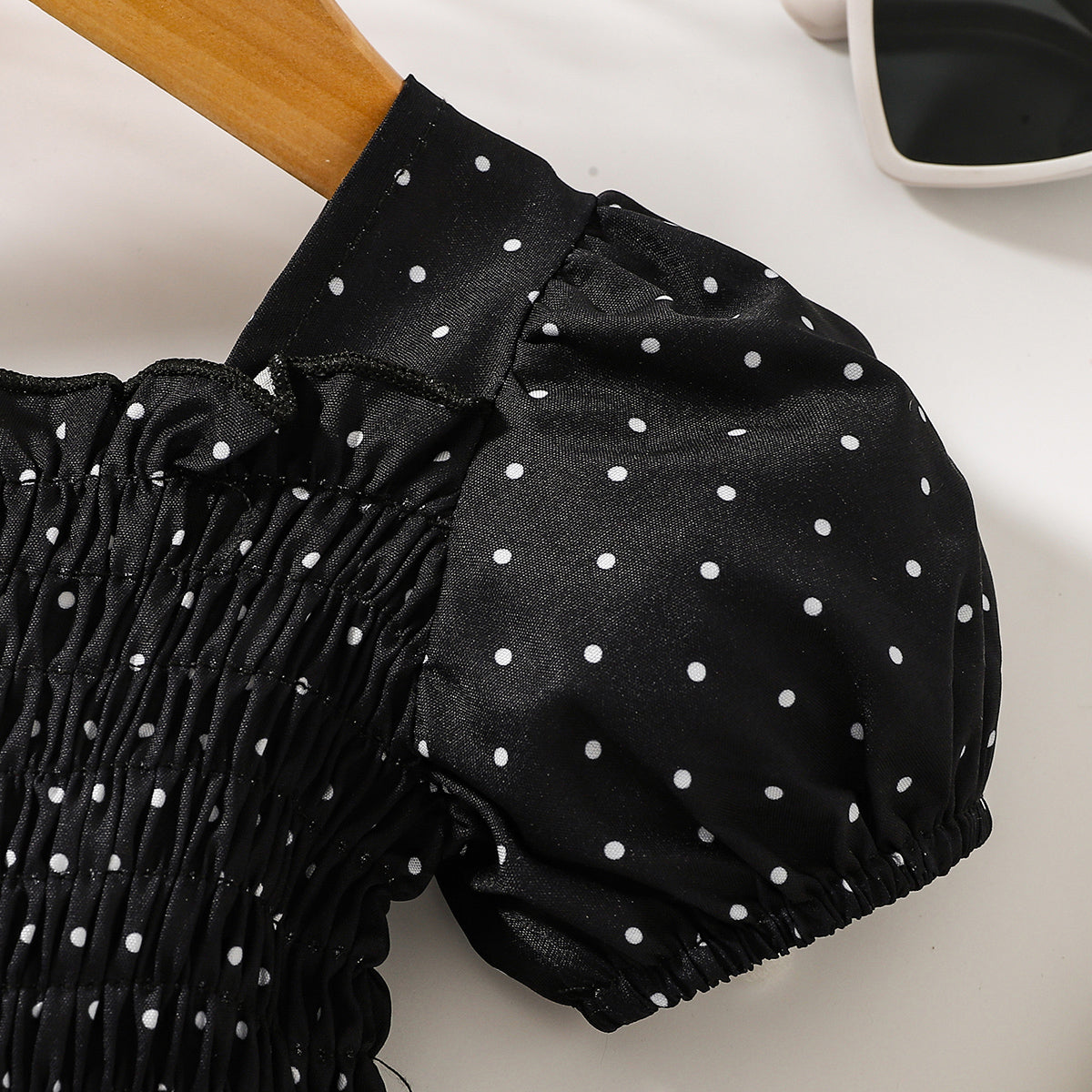 Robe smockée imprimée à col carré