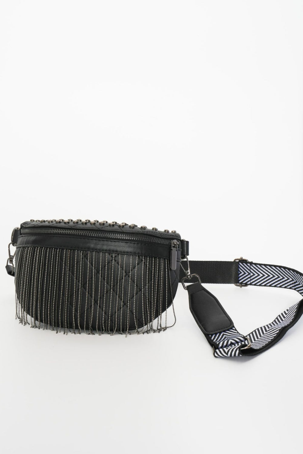 Schultertasche aus PU-Leder mit Nieten und Fransen