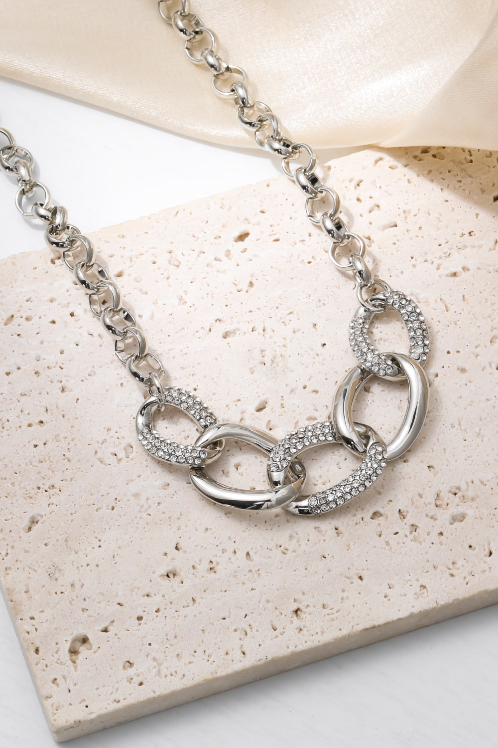Rhinestone Chunky Chain Choker Necklace