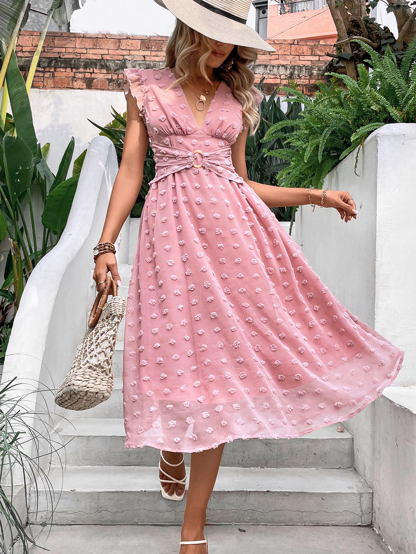 Kleid mit V-Ausschnitt und Flügelärmeln im Swiss Dot-Muster