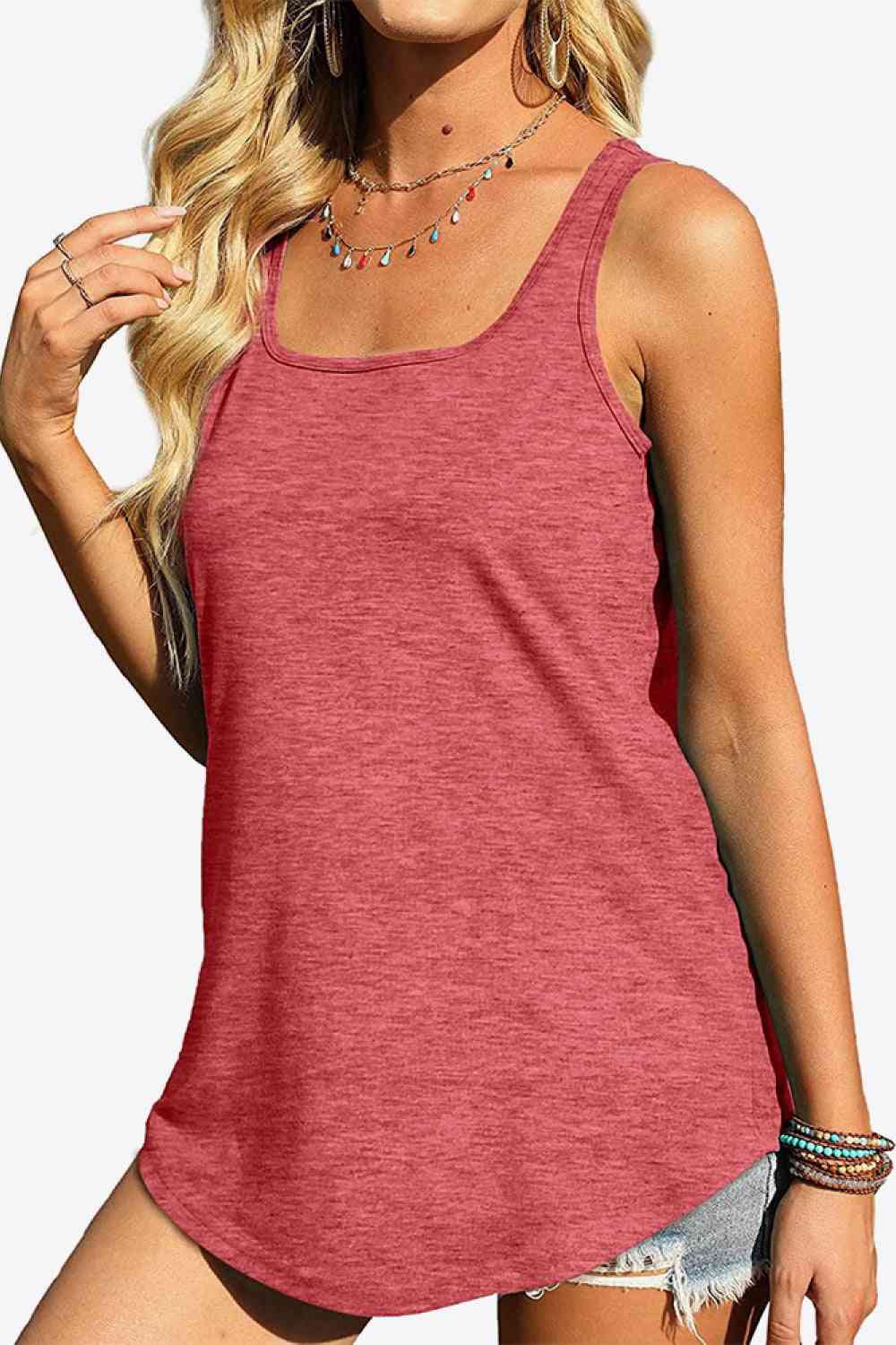 Tanktop mit abgerundetem Saum und quadratischem Ausschnitt