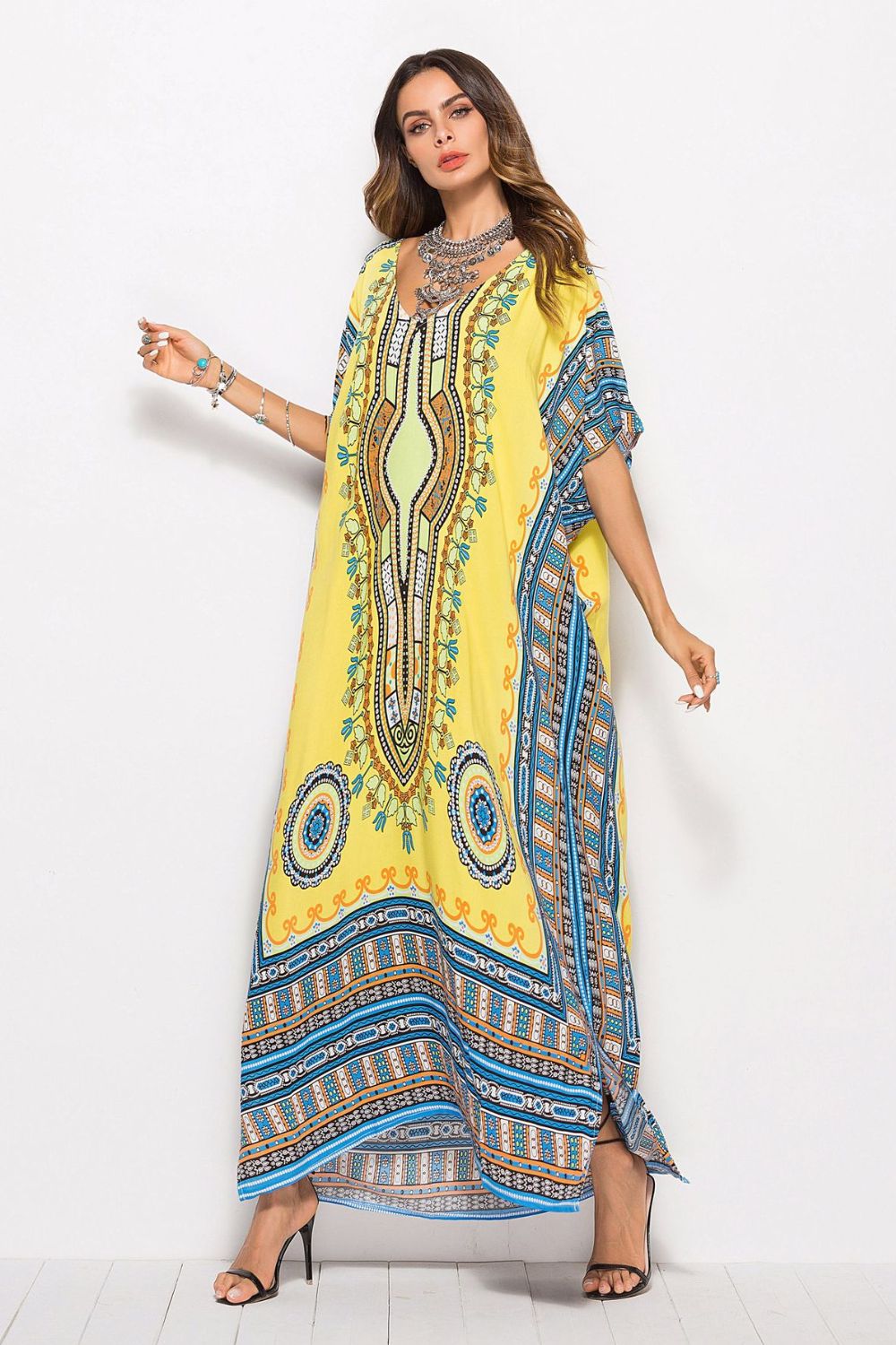 Robe longue imprimée à col en V et fente latérale