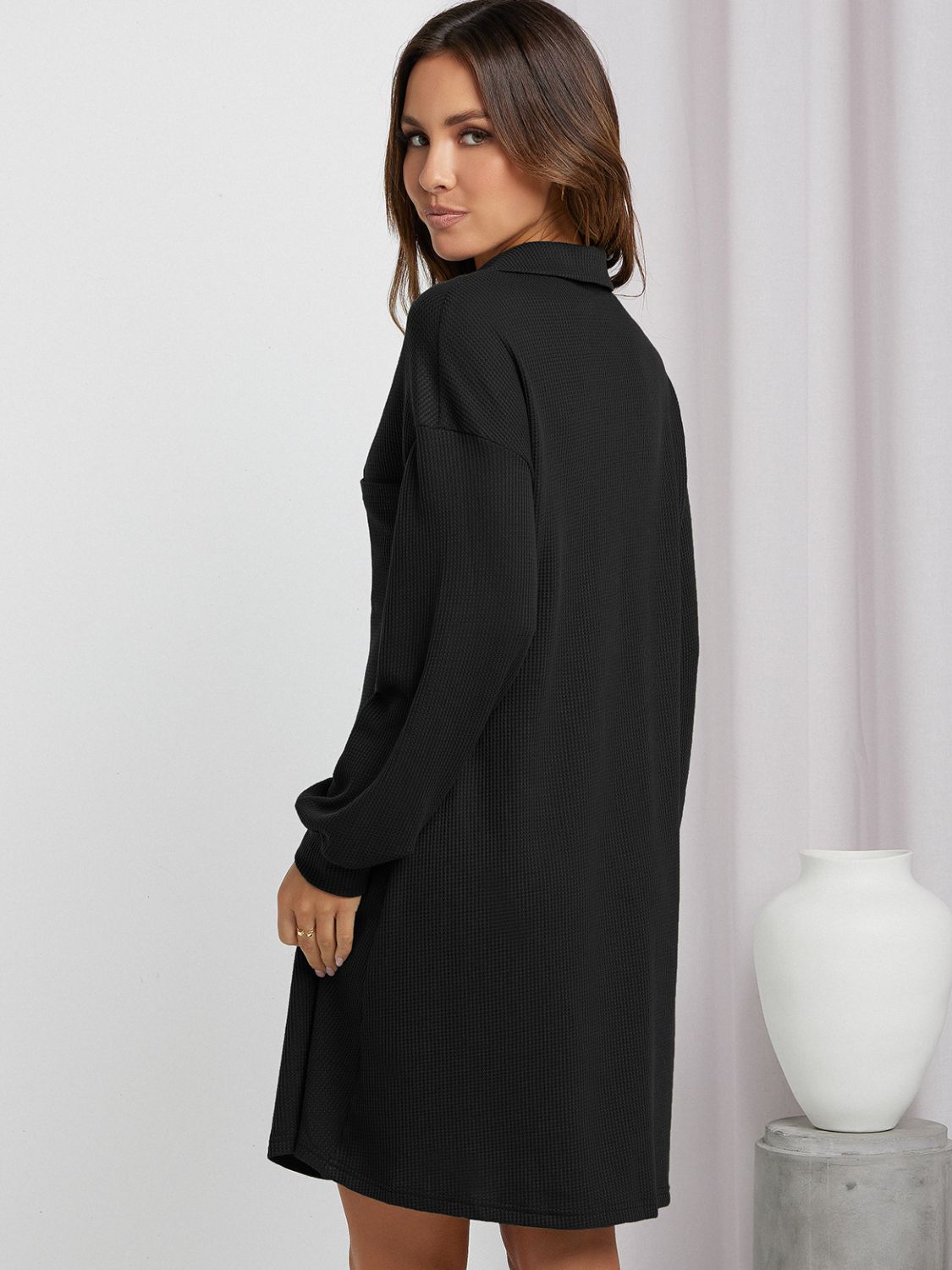 Robe en tricot gaufré à demi-boutons et col Johnny