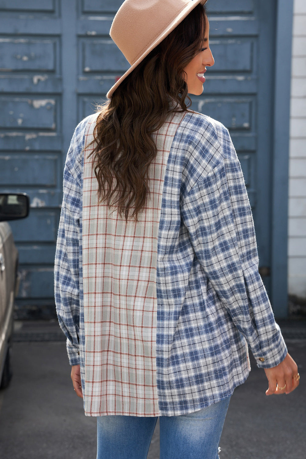 Chemise à carreaux contrastée boutonnée sur le devant