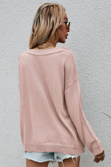 Pullover mit U-Boot-Ausschnitt und Knopfdetail