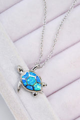 Halskette mit Gliederkette und Opal-Schildkrötenanhänger
