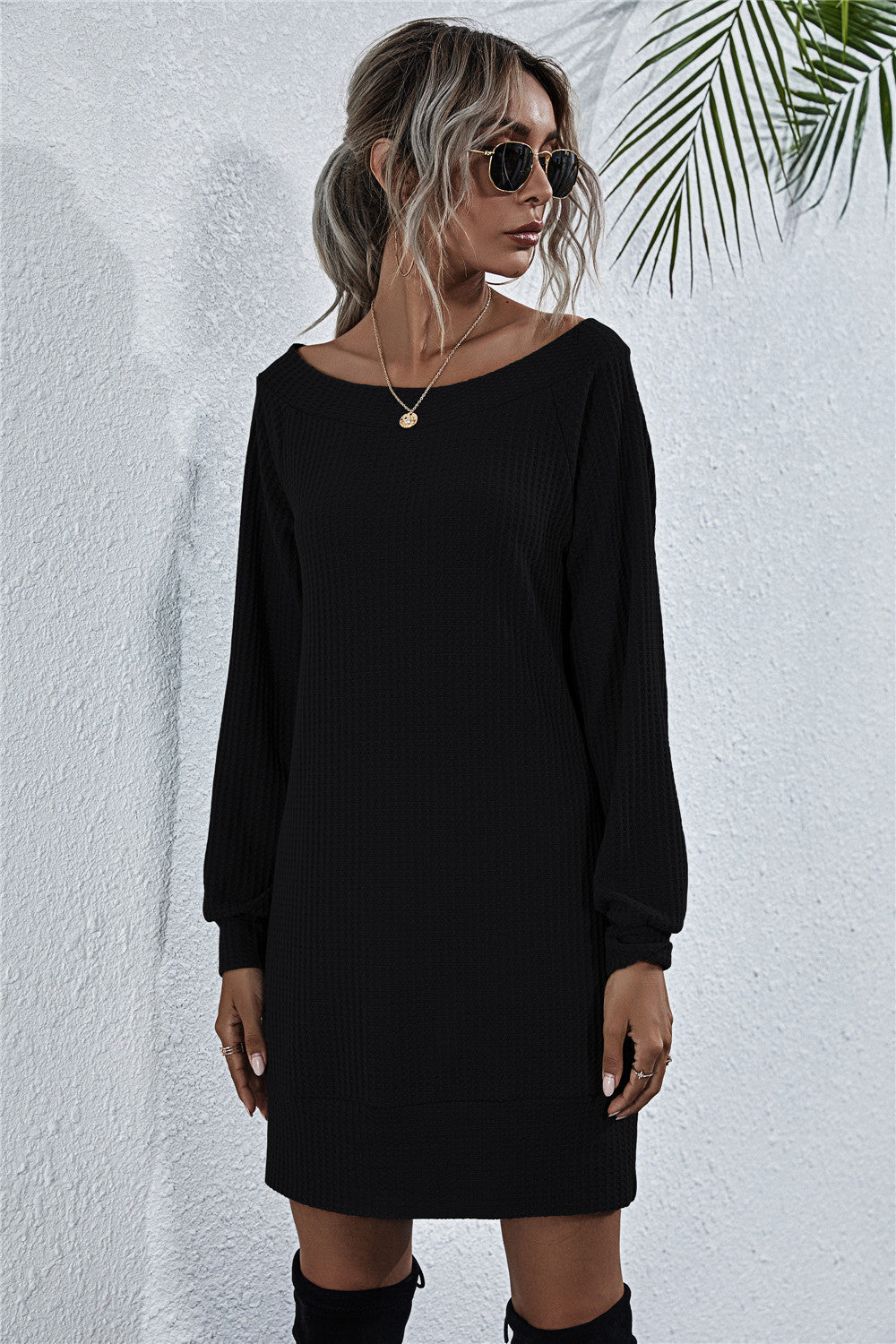 Mini-robe à col bateau en maille gaufrée