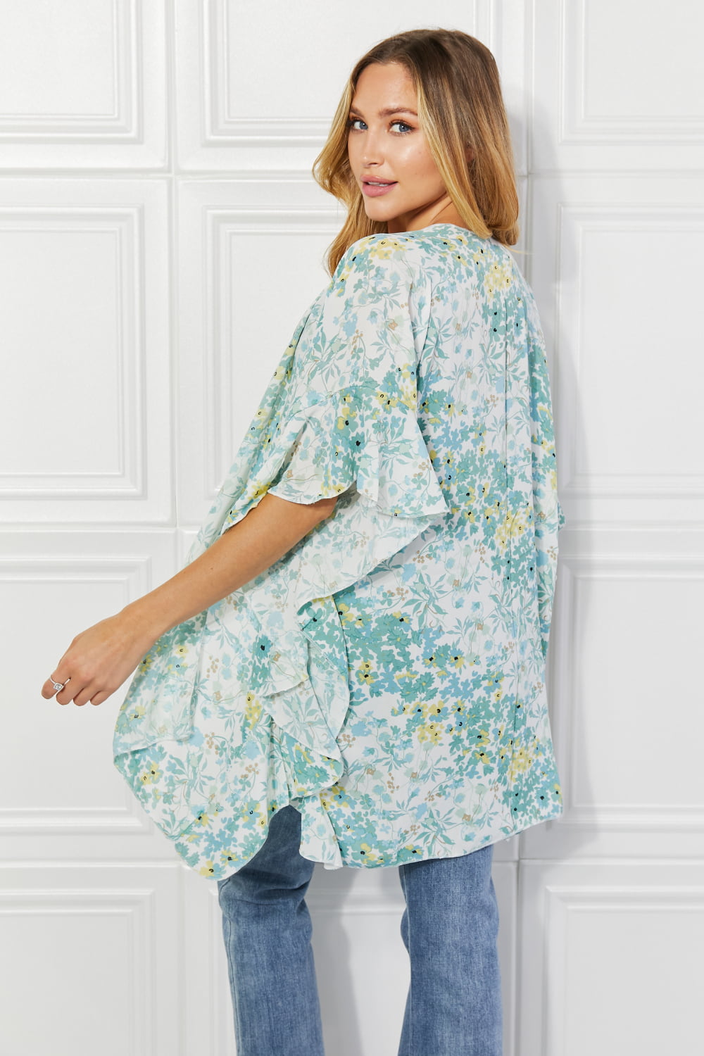 Justin Taylor – Fields of Poppy – Grüner Kimono mit Blumenmuster