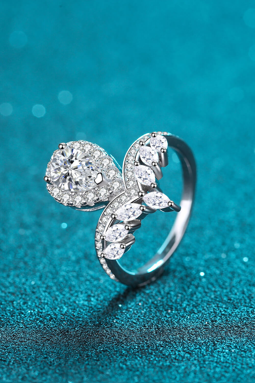StOut Moissanite Ring
