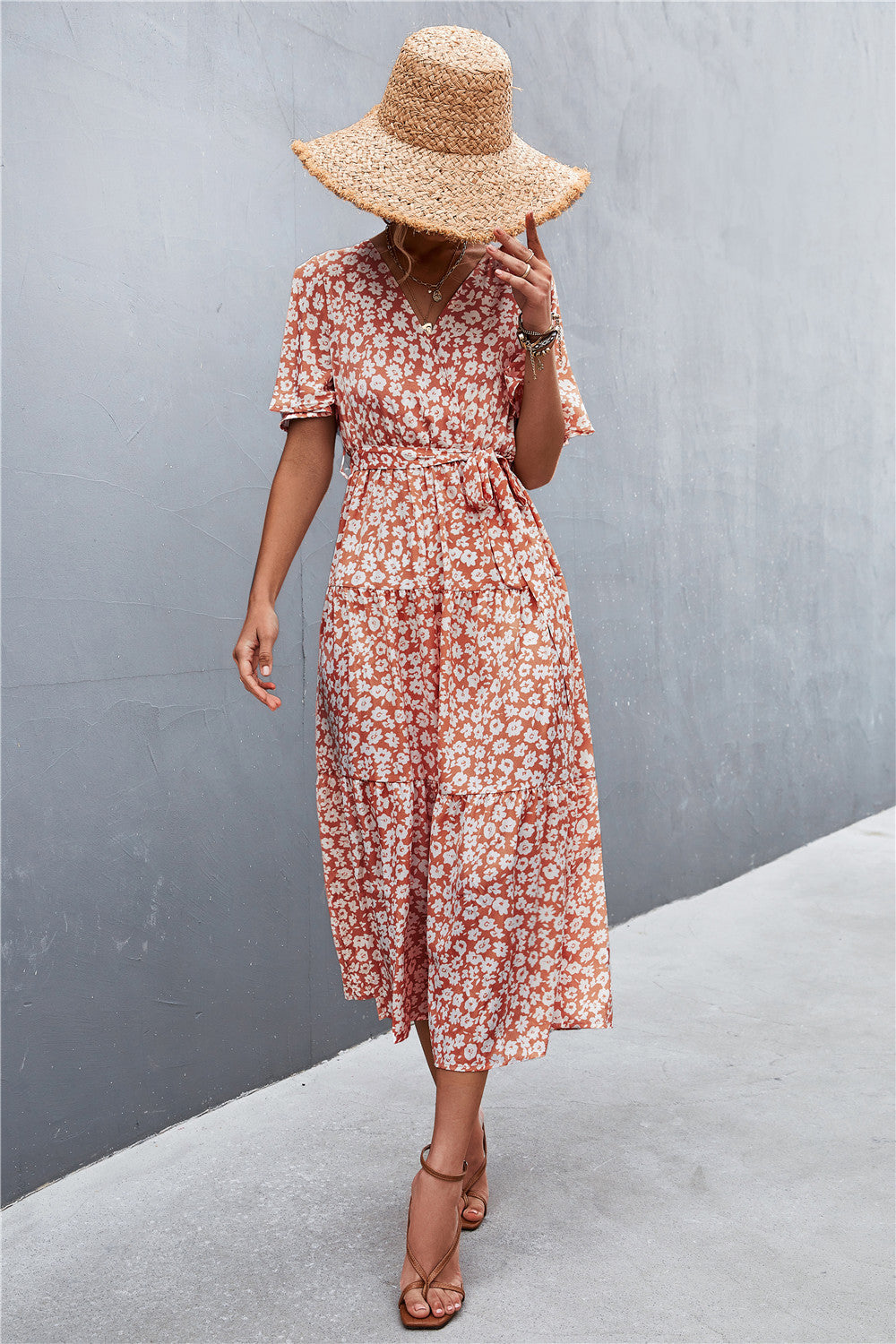 Robe imprimée à col en V et manches flottantes avec ceinture