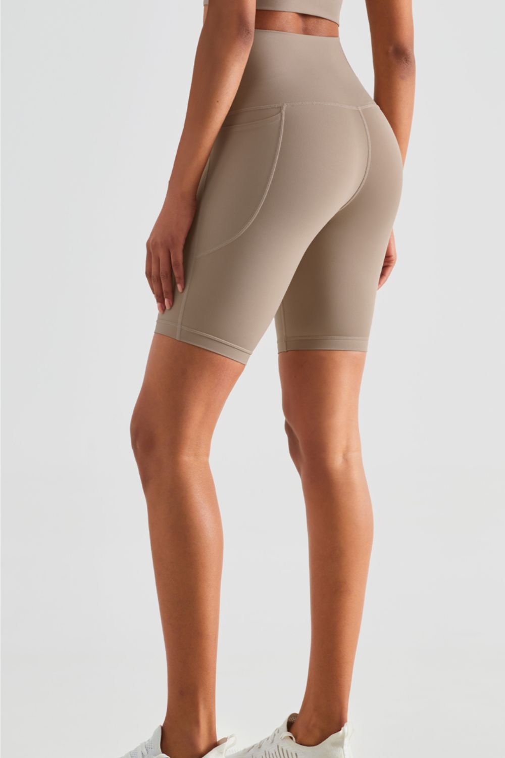 Bikershorts mit hoher Taille, weiter Taille und Taschen
