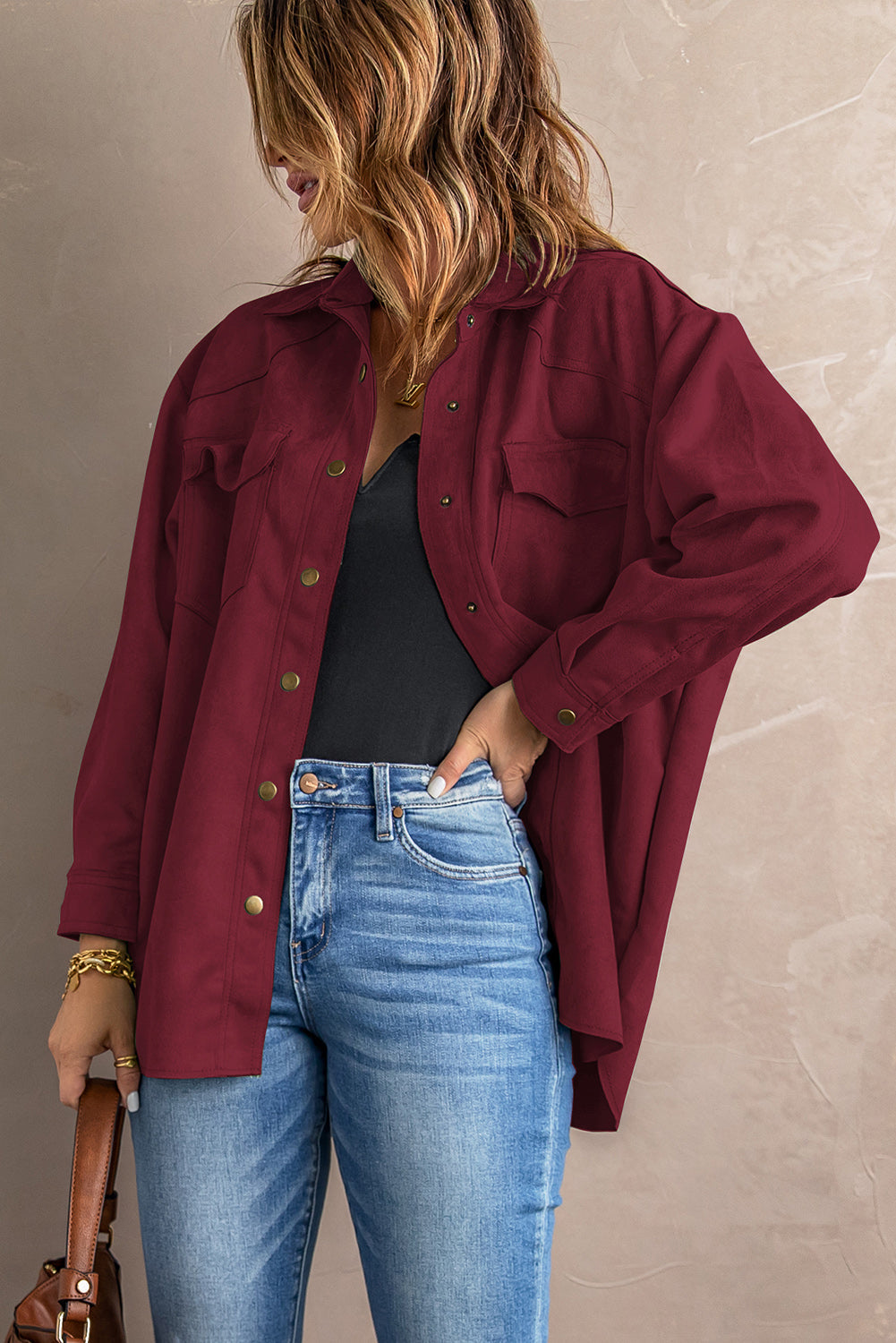Wildlederjacke mit Druckknöpfen vorne und überschnittenen Schultern