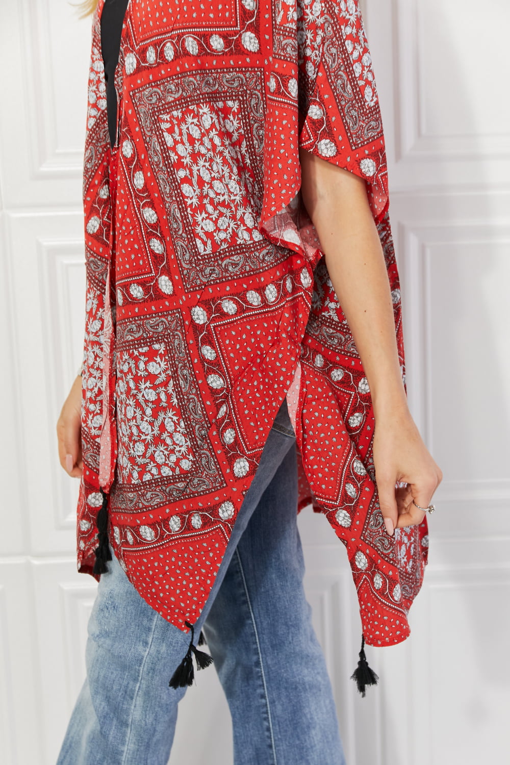 Justin Taylor – Paisley-Kimono in Rot