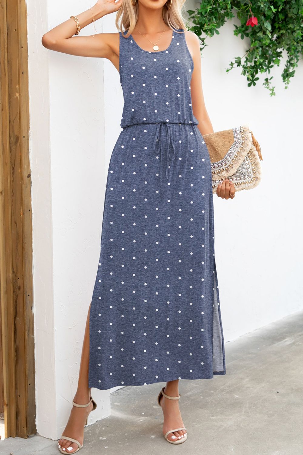 Robe imprimée sans manches à col rond et fente
