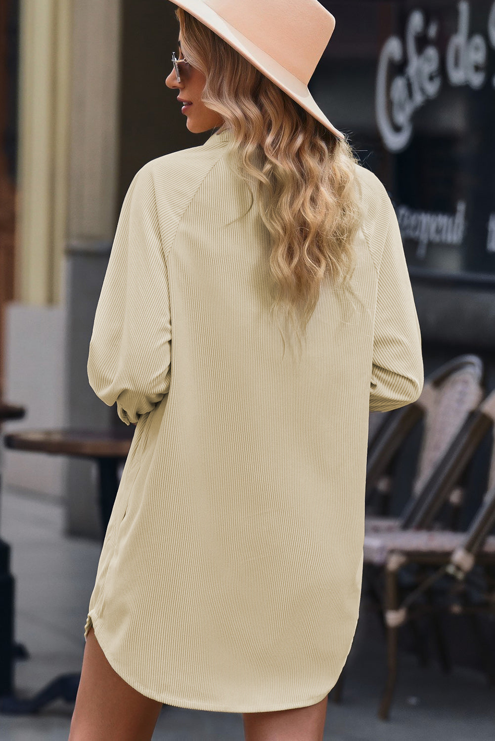Robe chemise boutonnée sur le devant, ourlet incurvé, manches raglan