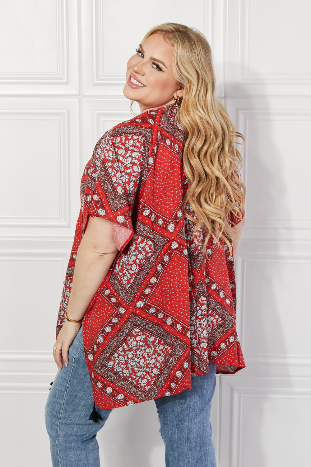 Justin Taylor – Paisley-Kimono in Rot