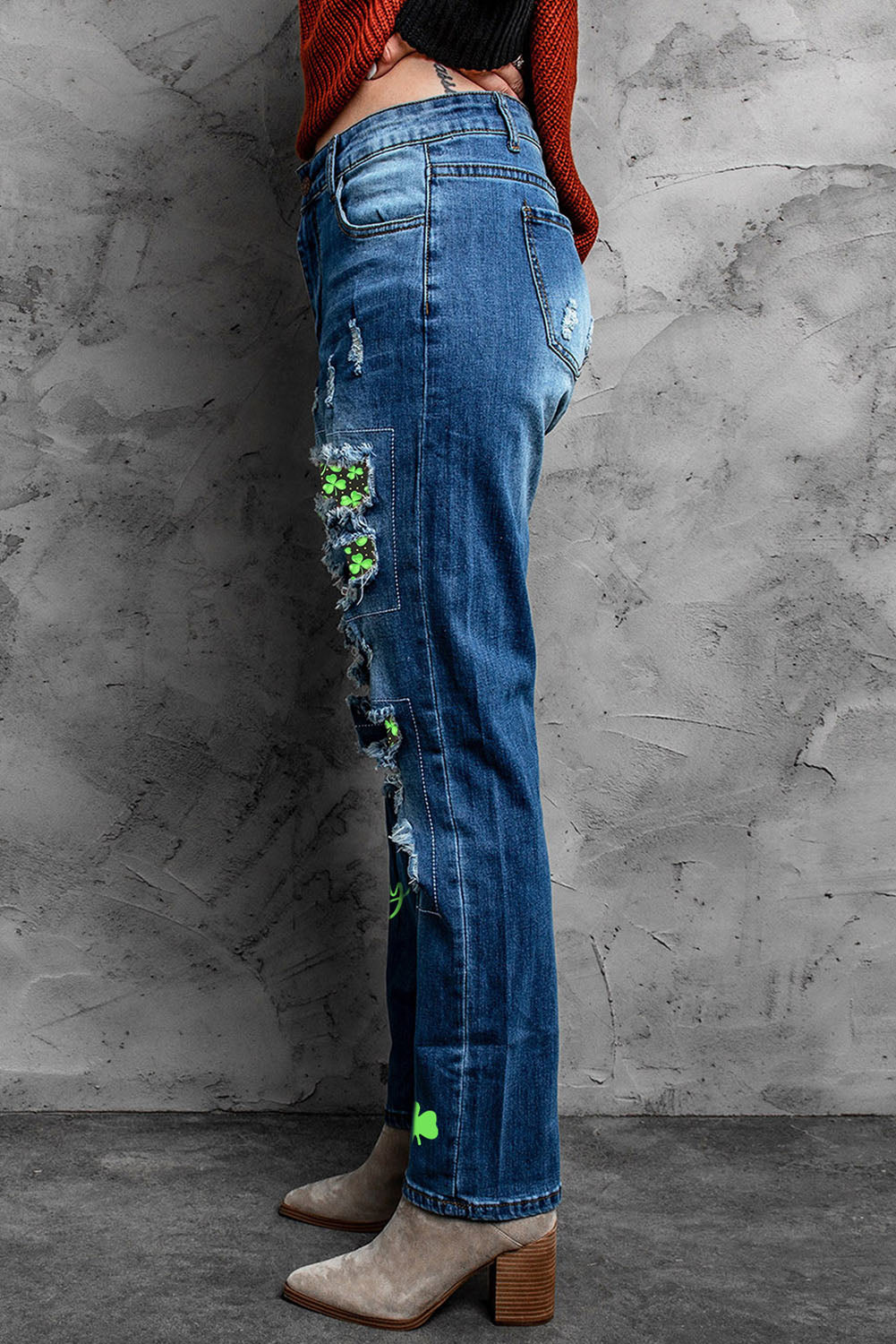 Jean boyfriend vieilli avec patch imprimé