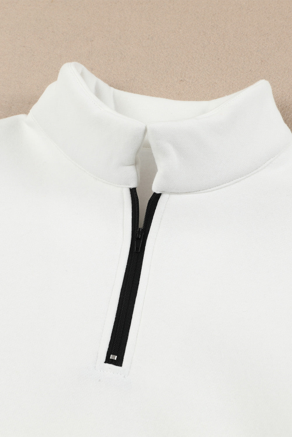 Sweatshirt mit Viertelreißverschluss und überschnittenen Schultern