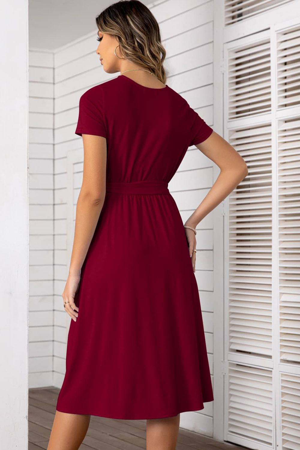 Robe t-shirt ceinturée avec poches