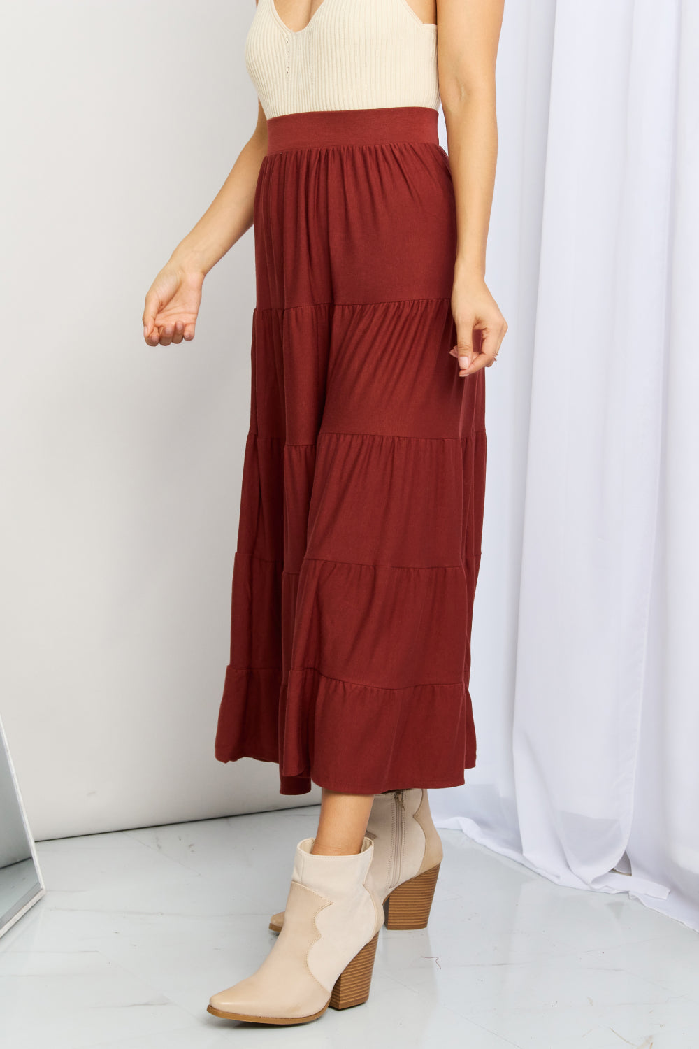 Zenana – Gestufter Midirock in voller Größe mit weiter Taille