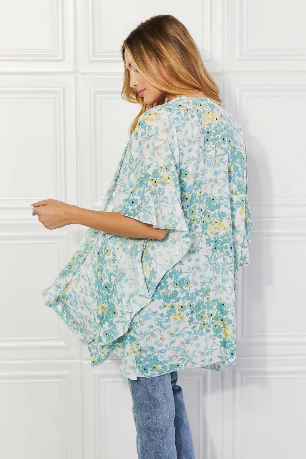 Justin Taylor – Fields of Poppy – Grüner Kimono mit Blumenmuster