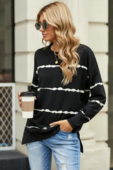 Gestreiftes Sweatshirt mit Rundhalsausschnitt und seitlichem Schlitz
