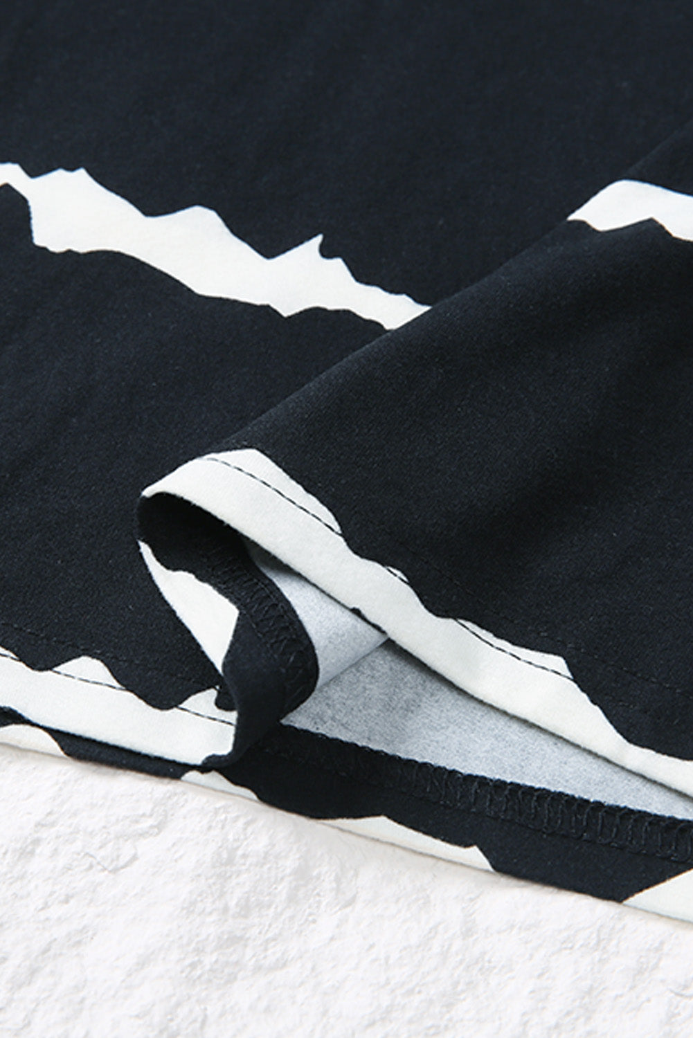 Gestreifter Hoodie mit halbhohem Knopf und Kordelzug